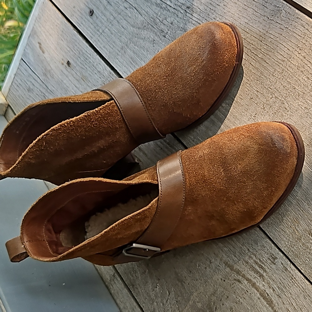 Women's UGG Chestnut Brown Ankle Booties, New, Never Worn, Pristine